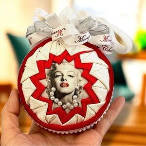 Christmas Ornament, Marilyn Monroe, Holiday Gift, X-MAs Present, Hollywood Icon